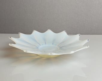Vintage Fostoria Heirloom White Opalescent Starburst Bowl – 12-Point Scalloped Console Dish – Mid-Century – 1960s