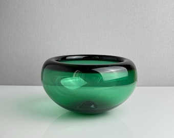 Vintage Holmegaard Provence Bowl – Emerald Green by Per Lutken Art Glass – Mid-Century Modern – 1950s