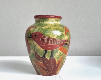 Vintage Nicaraguan Pottery Vase – Sgraffito Bird Design - Handcrafted Folk Art - 1980s