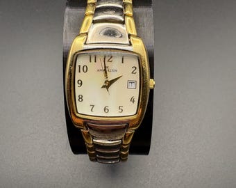 Anne Klein Frauen Perlmutt Zifferblatt zweifarbige Armbanduhr 10/7197 Neue Batterie