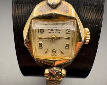 Vintage Gruen Precision Engraved Women display picture 3