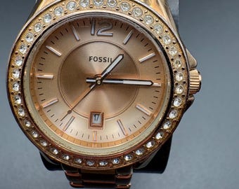 Vintage 2009 Fossil Date CZ Gem Bezel Momogram Strap 30mm  display picture 1