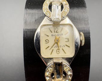 Vintage Bulova mid century 17 jewels watch with stones. Manual wind running