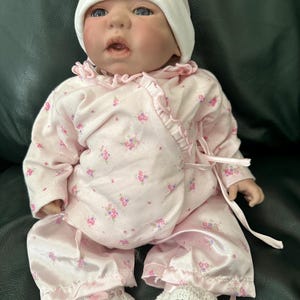 本物みたいな赤ちゃん人形⭐mia kit⭐リボーンドール⭐未熟児 本物みたい