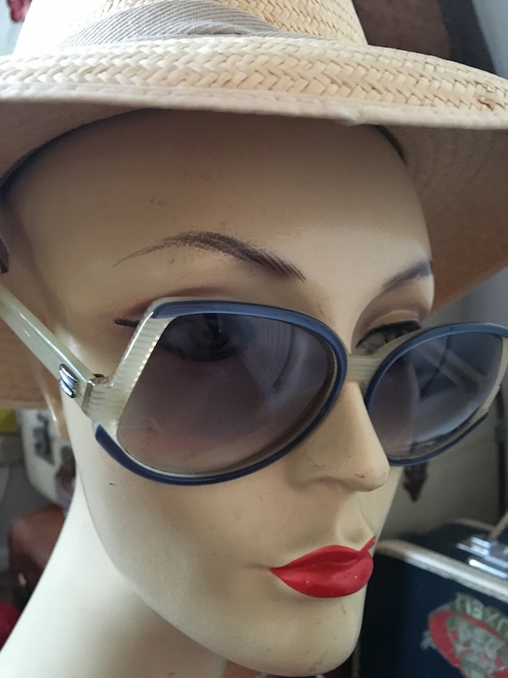 1970s Silhouette Cream & Blue Original Oversized