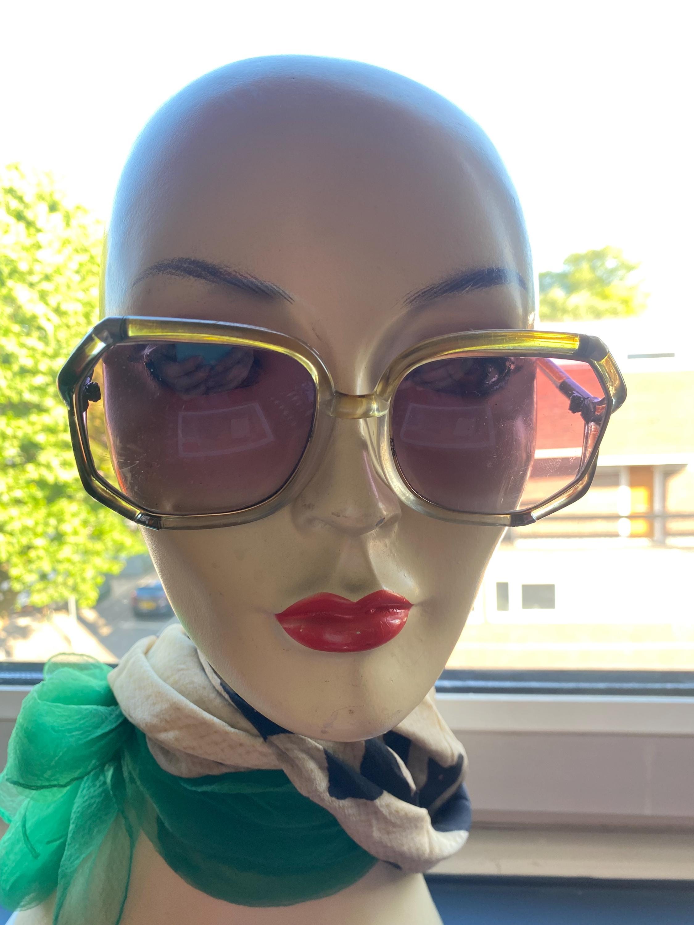 Emmanuelle Khanh Eyewear - Etsy display picture 2