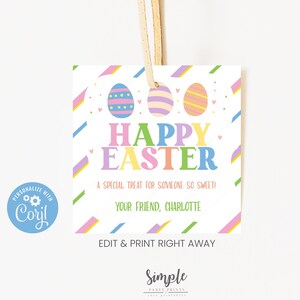 K&ouml;nnte beinhalten: Ein wei&szlig;er, druckbarer Geschenkanh&auml;nger mit einem bunten gestreiften Hintergrund und drei pastellfarbenen Ostereiern. Der Text "Frohe Ostern" ist in gro&szlig;en bunten Buchstaben geschrieben. Der Text "Ein kleines Geschenk f&uuml;r jemanden, der so s&uuml;&szlig; ist! Dein Freund, Charlotte" befindet sich unter den Eiern. Der Text "Bearbeiten und sofort ausdrucken" befindet sich am unteren Rand des Anh&auml;ngers.