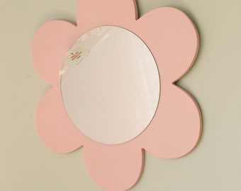 Kids Shatterproof Flower Mirror, Personalized Gift, Gift for Girl, Girls Room Decor, Girls Nursery Decor, Child safe Mirror, Newborn Gift