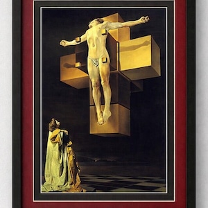 Puede incluir: Impresión enmarcada de una pintura surrealista que representa una figura desnuda sobre una cruz dorada hecha de bloques geométricos. Una figura con una túnica drapeada se arrodilla debajo, sobre un fondo oscuro.