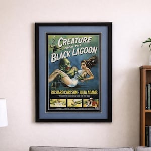 Puede incluir: Un letrero de madera rústico con el texto "Welcome to our home" en un estilo manuscrito. El letrero rectangular tiene un acabado envejecido y un diseño sencillo y acogedor, adecuado para uso en interiores o exteriores.