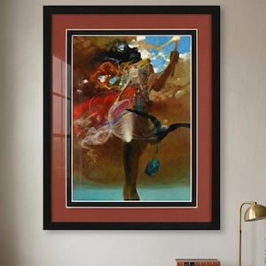 Puede incluir: Obra de arte enmarcada que presenta una figura surrealista con cabello y prendas fluidas, sosteniendo una antorcha. La obra de arte está ambientada sobre un fondo de colores y texturas arremolinadas, enmarcada en negro con un passe-partout rojo.