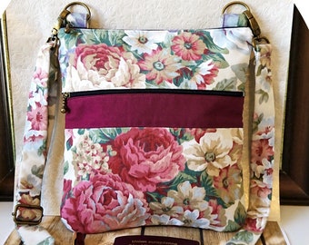 Sac à main épaule femme tissu coton imprimé fleurs rose et uni bordeau,  taille moyenne 21,5 x 20 cm, triple ouverture, sangle ajustable