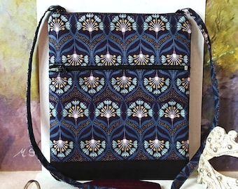 Petit sac bandoulière triple ouverture zippée, tissu floral coton imprimé Lewis et Irène bleu nuit