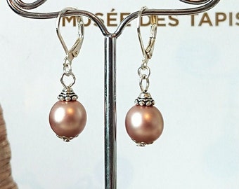 Boucles d'Oreilles Dormeuses verre nacré Renaissance 10mm beige rosé satiné / Plaqué argent