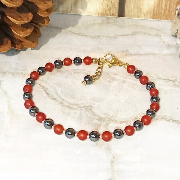 Bracelet pierre de cornaline rouge orangé mat et hématite gris anthracite perles rondes 4mm, mousqueton acier doré