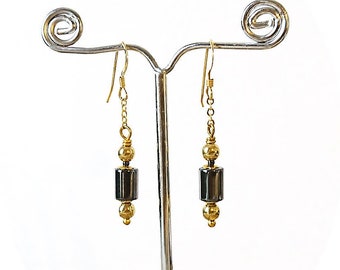 Boucles d'oreilles pendantes Pierre hématite gris anthracite cylindre  sur hameçon Plaqué or 14 kt Gold filled