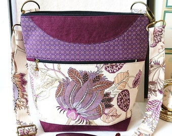 Sac à main / épaule, tissu coton bachette floral écru / mauve, trois compartiments et sangle ajustable