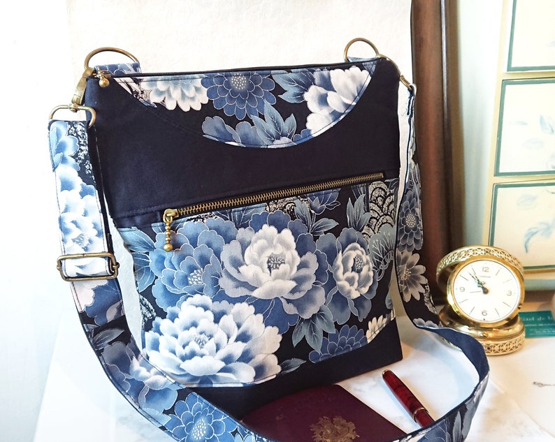 Sac à main blauw / wit, tissu katoen japonais fleurs / drie compartimenten en verstelbaar afbeelding 2