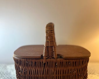 Vintage Wicker Picnic Basket/Purse with Wooden Lid