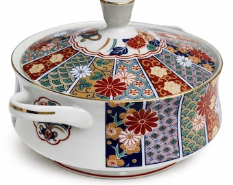 Arita Imari “Fan” Pattern Casserole Dish with Lid – 1980s Japanese Porcelain, Like New