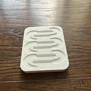 Curly Tail Grub Mold – 6 Cavity Open Pour Soft Plastic Fishing Lure Mold | PETG 3D Printed | Plastisol Bait Mold
