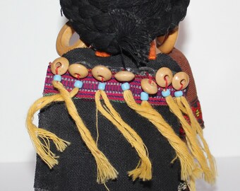 中国　黄釉小壺　人物　送料込み0719 工芸・Kogeiの創造－人間国宝展－