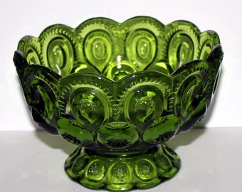 Vintage Moon and Stars Pattern by L E Smith Green Glass Scalloped Fruit Bowl, Vintage Kitchen Decor