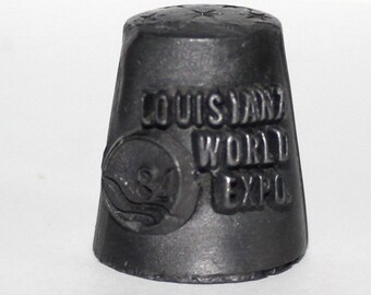 Vintage Louisiana World Expo 1984 Zinn-Nähfingerhut