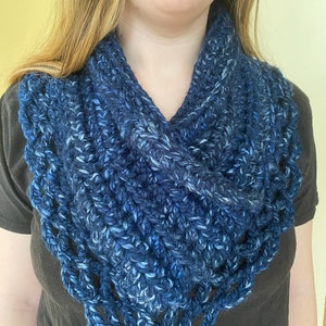 Scalloped Neck Warmer Scarf