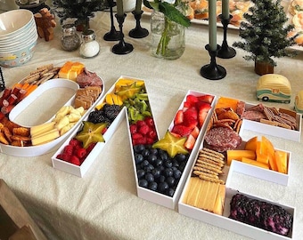 Niestandardowe, wypełniane litery na przekąski i przekąski oraz na główną ozdobę imprezy