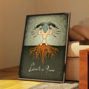 Puede incluir: Póster enmarcado con una ilustración estilizada de una criatura con cuernos y cuerpo de árbol. La obra de arte tiene un diseño vintage con texto en inglés y español. La paleta de colores incluye tonos verdes, marrones y azules.