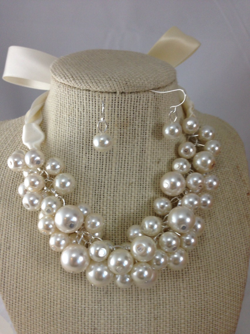 Ivory pearl chunky necklace bridesmaid jewelrystatement Etsy