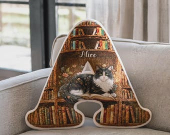 Benutzerdefiniertes Katzenförmiges Kissen, personalisiertes Anfangskissen mit gemütlichem Bibliothekskatzendesign, Wohnkultur Geschenk für Katzenmutter