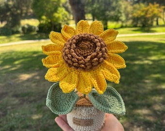 Crocheted Sunflower Flower Pot Decor, Handmade Floral Accent, Cheerful Home Gift