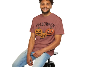 Camiseta Comfort Colors "Feliz Halloween com Três Abóboras", Tingida em Peça, Camiseta Fofa com Abóboras, Presente de Halloween, Camiseta Vintage de Outono