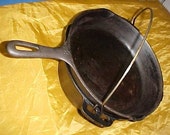 Well Seasoned Cast Iron set 10 1 4 quot Dutch Oven with Wagner Ware 8 Skillet for lid USA Made Vintage 50s 60s