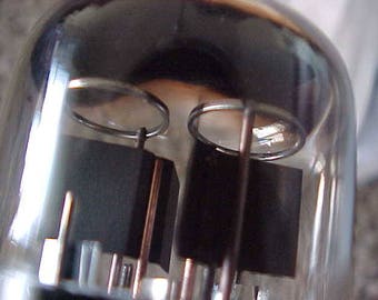 Vintage 6L6 Power Amp Tube: Double OO Halos, Black Fins
