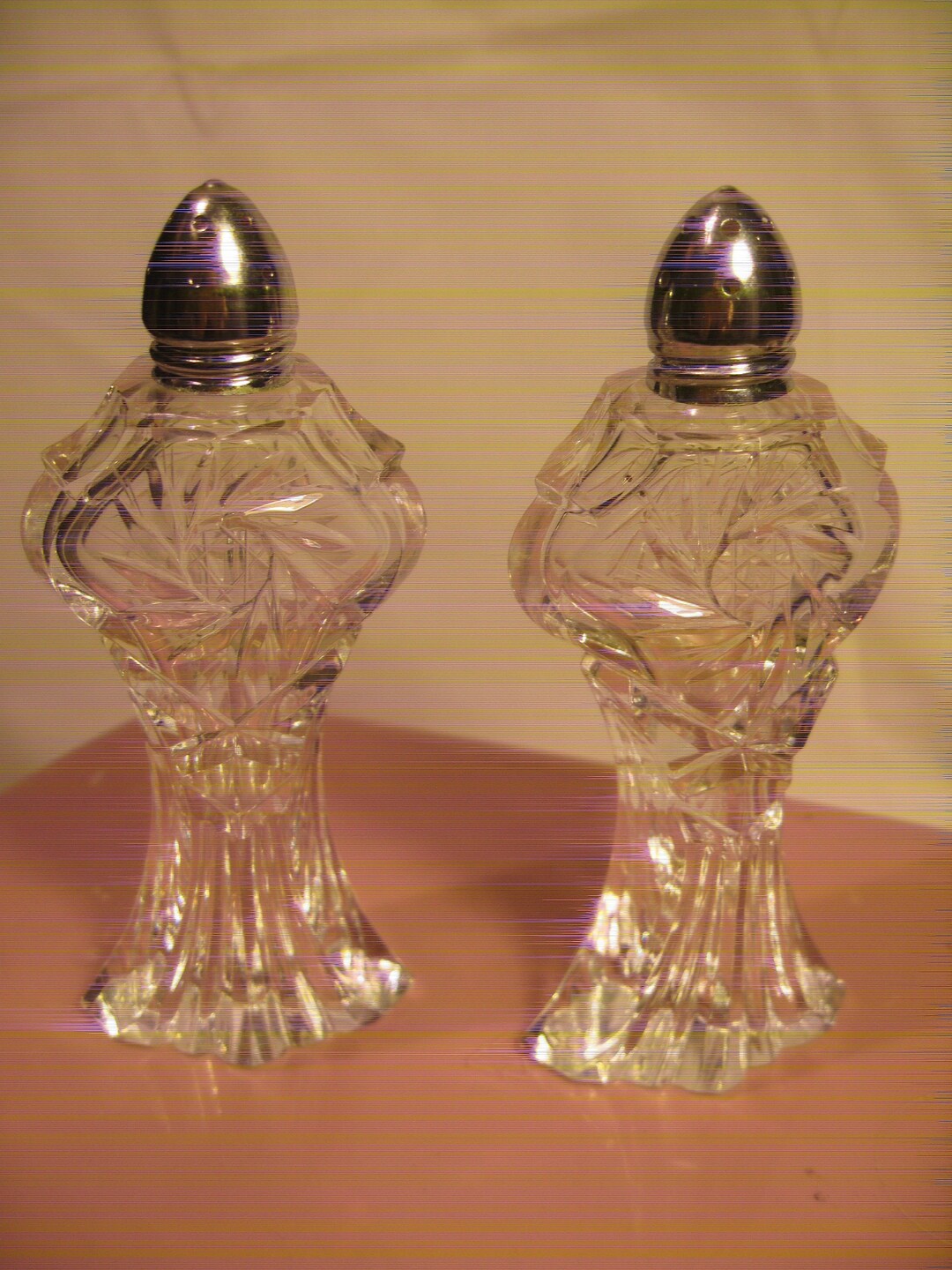 Crystal round salt shaker and pepper