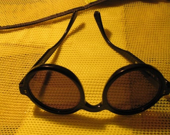 DKNY Bausch & Lomb Circles Sunglasses DN-Town Down Town K0106 Slight use Black