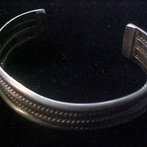 Sterling Silver marked "TAHE" Art Navajo Native American Coiled Wire Cuff Bracelet  1/2" wide 2" inner 1 3/8" gap  29.8 grams vintage 60s