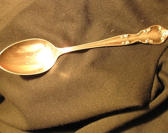 Easterling Sterling Silver Teaspoon  6"  Glossy American Classic pattern 1944