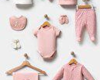 Newborn 10-Piece Hospital Discharge Outfit Set, Duck Basket Pattern
