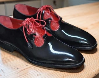 Zapatos de Christian Louboutin para hombre, hechos a mano, de cuero italiano en dos tonos negro y rojo