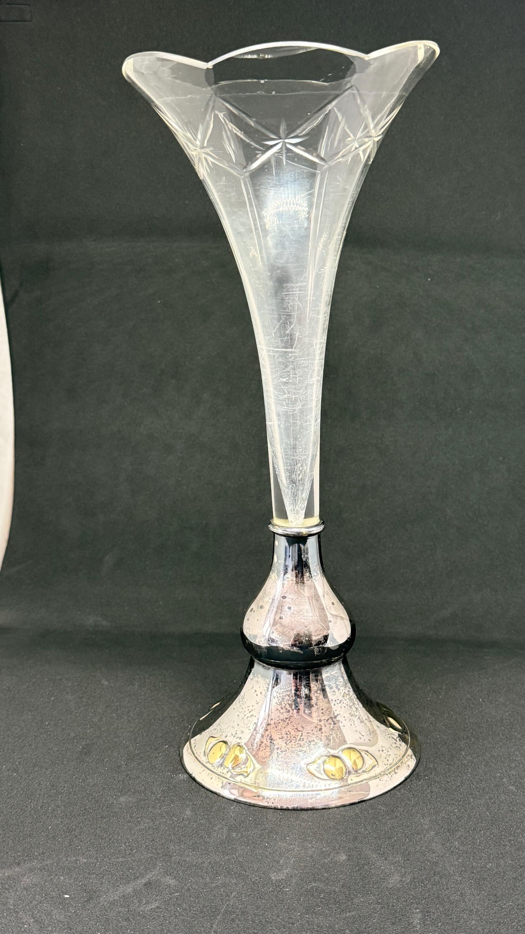 ANCIEN VASE SOLIFLORE en metal argenté epoque 1960 EUR 12,00 - FR