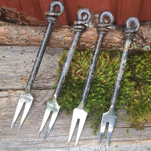 Viking Style Antique Swedish 4x Hand Forged Iron Cocktail Forks Brutalist Smide Decor Meat Appetizer Herring Fork Rustic Cabin Craft 1960s