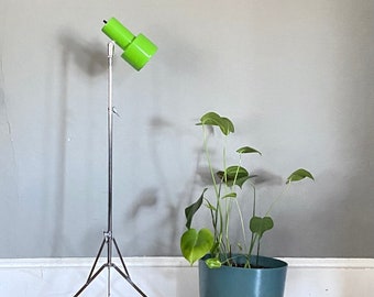 Vintage Green Studio Tripod Floor Lamp MCM Modern Industrial Boho Architect Drafting Art Writing Light Adjustable VTG