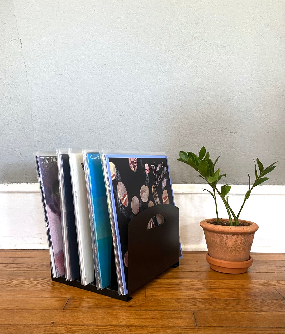 Black Metal Record Holder Display Organizer Stand Vinyl LP Wax Modern