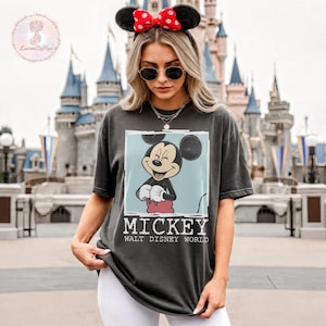 Camiseta de personaje de Walt Disney World, camiseta estilo Disney vintage, camiseta de viaje familiar a Disney, conjunto de vacaciones Disney a juego, camiseta Magic Kingdom Pepper/Charcoal
