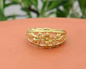 Floral Filigree Gold Ring, Vintage Style Flower Ring, Antique Inspired Band Ring, Gold Statement Ring, Gift for Her