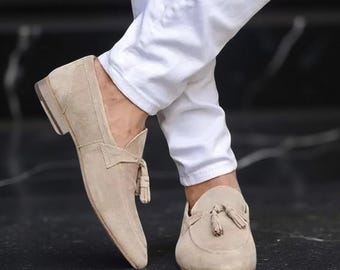 Handgemaakte lichtbeige suède mocassinschoenen voor heren | Mocassins voor formele en kantoorjurken, schoenen wieden